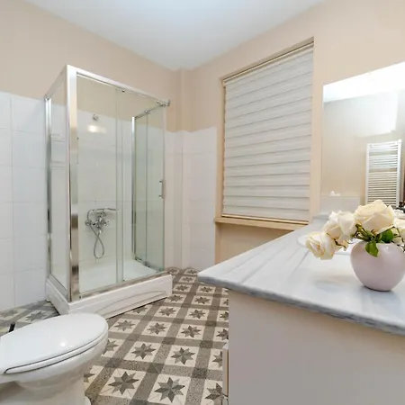 Apartamento 3-bedroom, 2-bathroom In A Stylish Building