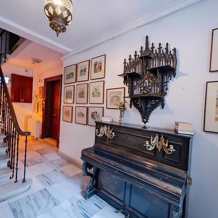 3-bedroom, 2-bathroom In A Stylish Building Apartamento Estambul