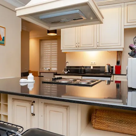 3-bedroom, 2-bathroom In A Stylish Building * Estambul