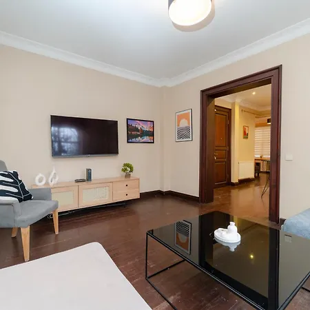 Apartamento 3-bedroom, 2-bathroom In A Stylish Building *