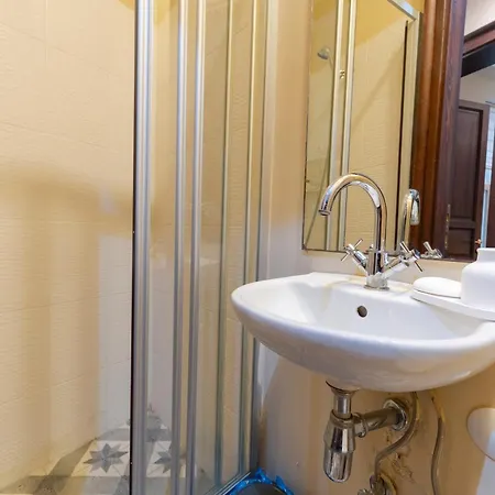 Apartment 3-bedroom, 2-bathroom In A Stylish Building