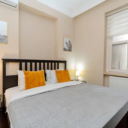 Apartamento 3-bedroom, 2-bathroom In A Stylish Building