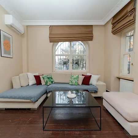 Apartamento 3-bedroom, 2-bathroom In A Stylish Building