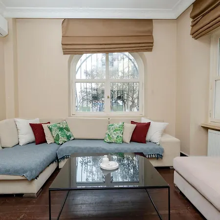 Apartamento 3-bedroom, 2-bathroom In A Stylish Building Estambul
