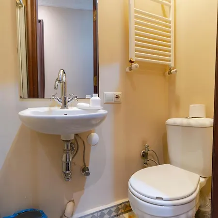 Apartment 3-bedroom, 2-bathroom In A Stylish Building