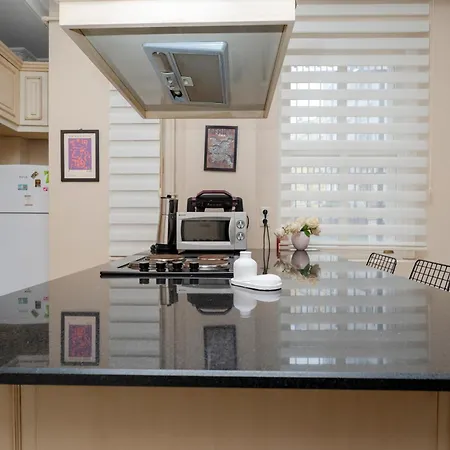 3-bedroom, 2-bathroom In A Stylish Building * Estambul